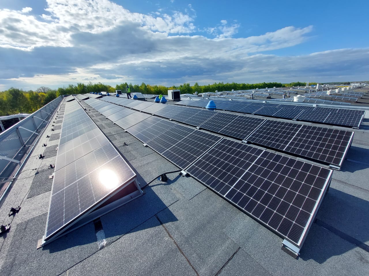 Painéis fotovoltaicos instalados na nossa unidade de Mielec (Polónia).